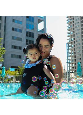 Canguru Impermeável para Bebê Passeio e Piscina em Neoprene Preto Waterland Baby