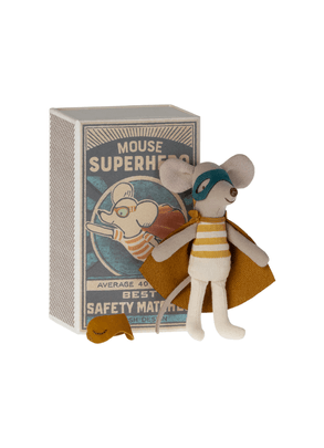 Kit Pelúcia Ratinho Irmão Mais Novo Super Herói Com Caixa De Fósforo Maileg