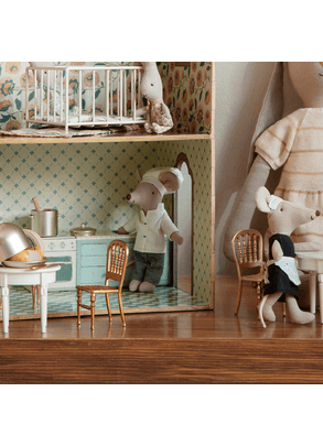 Brinquedo Mini Cadeira Dourada Para Ratinho Maileg