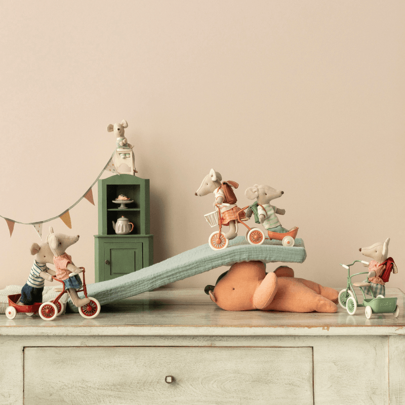 8077---BRINQUEDO-MINI-BANQUINHO-DE-ENCAIXE-NO-TRICICLO-CORAL-PARA-RATINHO---03