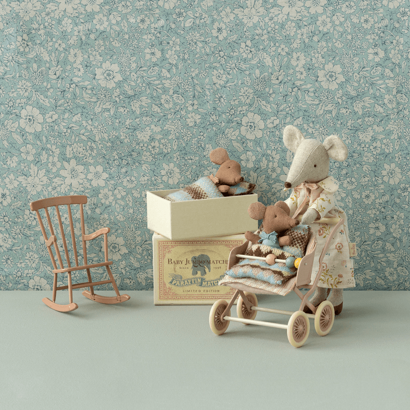 7992---BRINQUEDO-MINI-CADEIRA-DE-BALANCO-VERDE-ESCURO-PARA-RATINHO---03